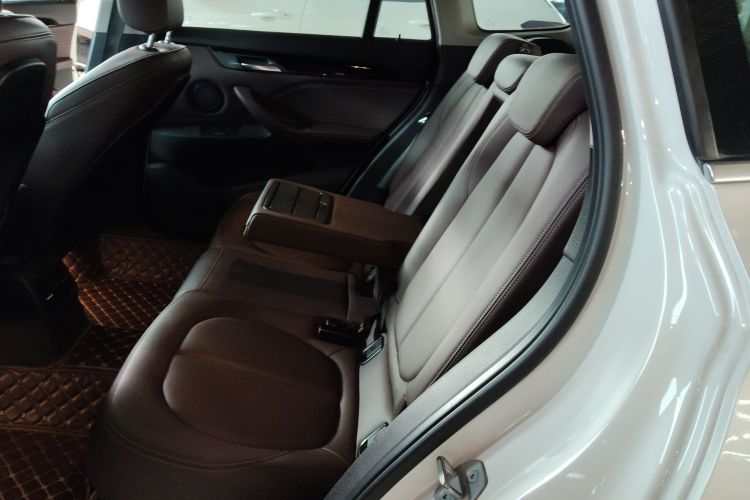 宝马X1 2020款 sDrive20Li 时尚型中控内饰21