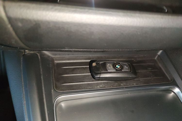 宝马3系 2017款 320Li 时尚型中控内饰7001