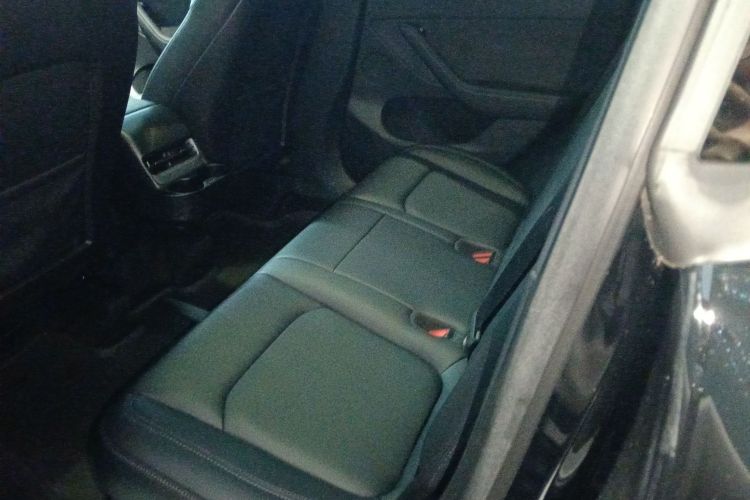 特斯拉 Model Y 2021款 长续航全轮驱动版中控内饰21