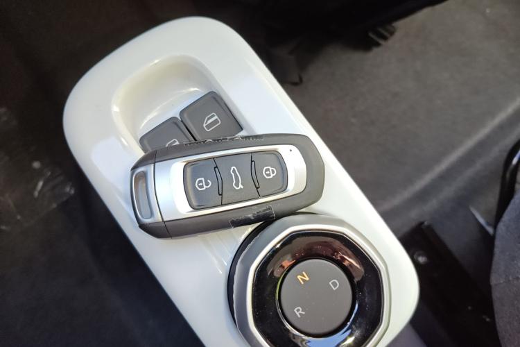 吉利银河 熊猫 2025款 210km 元气熊中控内饰11