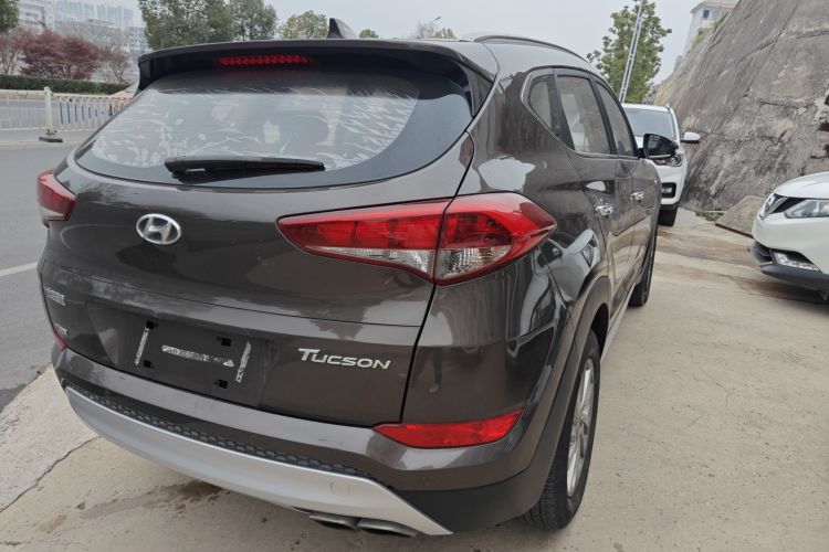 现代 途胜 2015款 1.6T 双离合两驱智能型车身外观9