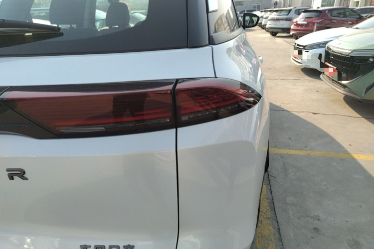 日产 探陆 2024款 380VC-TURBO 四驱智尊版 6座车身外观9