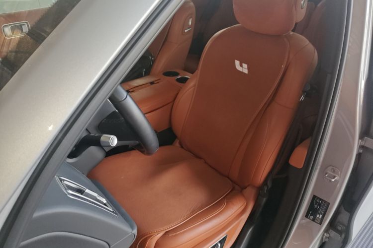 理想汽车 理想L8 2023款 Pro中控内饰19