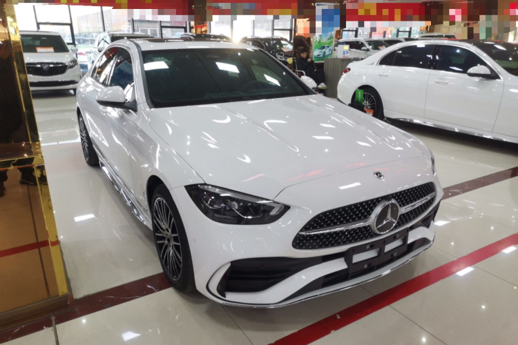 奔驰C级 2023款 改款 C 200 L 运动版车身外观3