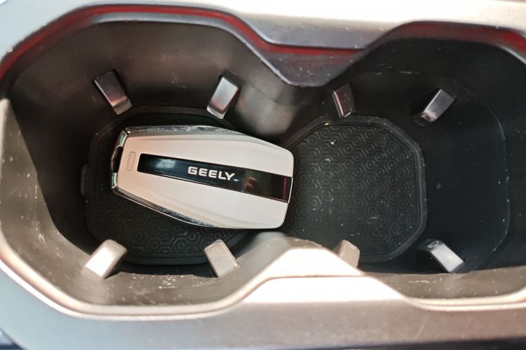 吉利汽车 吉利icon 2020款 1.5TD i9 BSG中控内饰7001