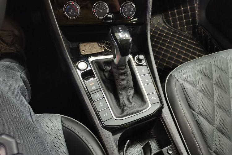 大众 速腾 2025款 改款三 300TSI DSG超越版局部细节18