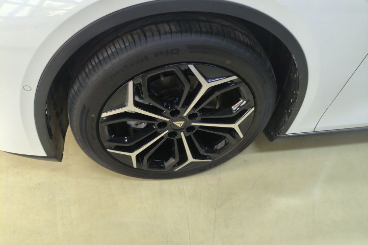 深蓝汽车 深蓝L07 2025款 230Max  深蓝智驾AD PRO增程版车身外观6007