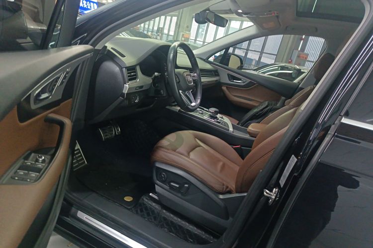 奥迪Q7 2019款 55 TFSI 技术型中控内饰7003
