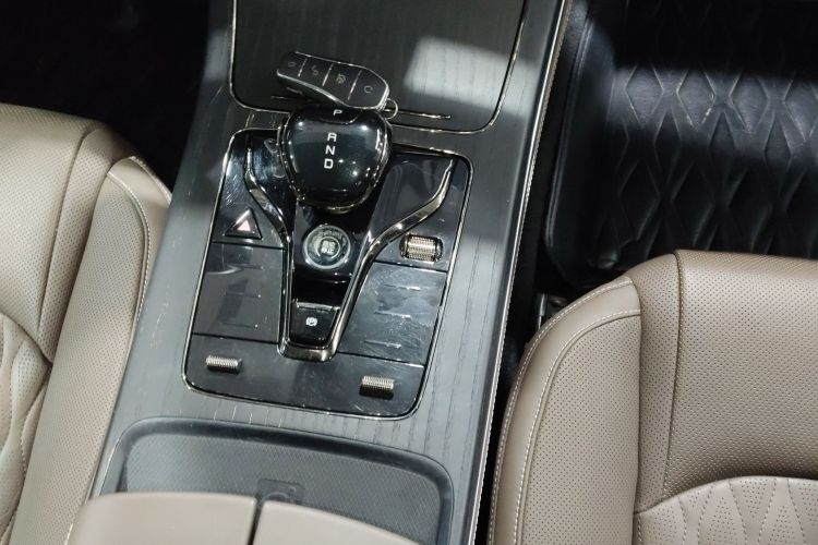 比亚迪 汉 2022款 EV 创世版 610KM四驱尊享型中控内饰18