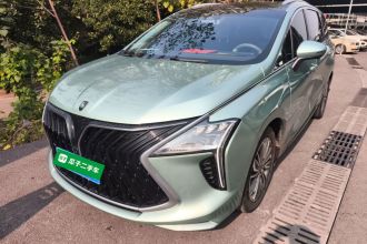 东风风行 风行游艇 2022款 1.5T DCT逐浪版