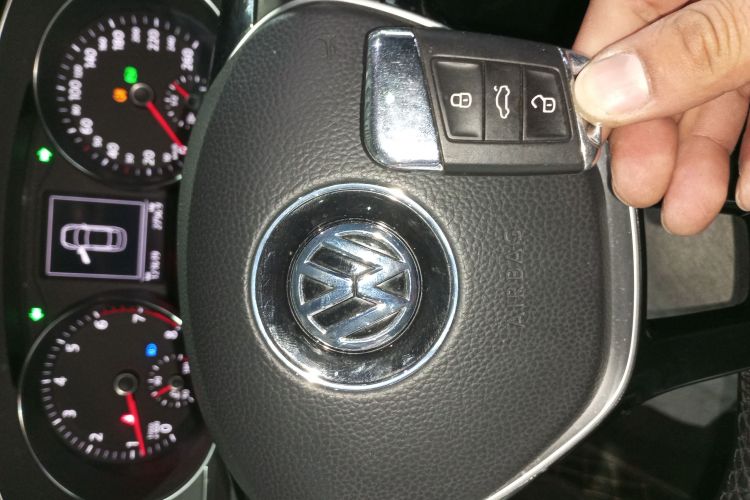 大众 迈腾 2019款 330TSI DSG 领先型 国V中控内饰11