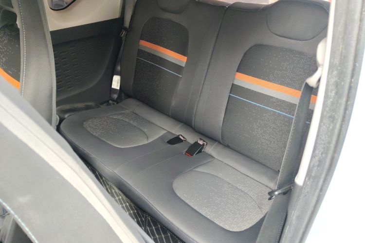 五菱汽车 宏光MINIEV 2020款 自在款 磷酸铁锂中控内饰7004