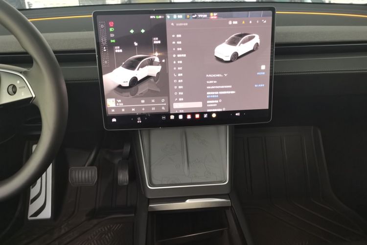 特斯拉 Model Y 2025款 后轮驱动版中控内饰16
