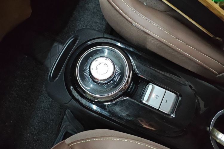 五菱汽车 五菱缤果 2023款 333km 灵犀互联款中控内饰18