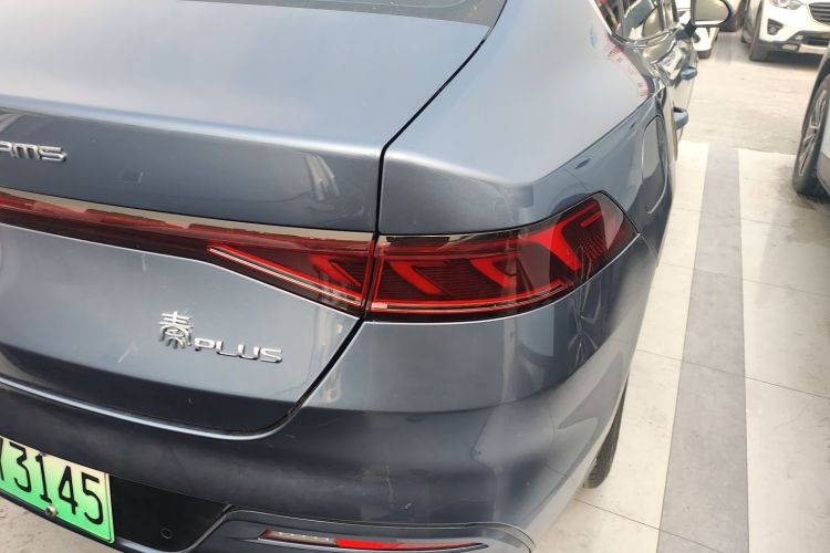 比亚迪 秦PLUS 2024款 荣耀版 DM-i 55KM领先型车身外观9