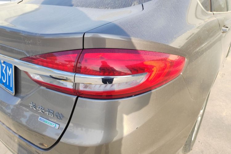 福特 蒙迪欧 2017款 EcoBoost 180 时尚型车身外观9