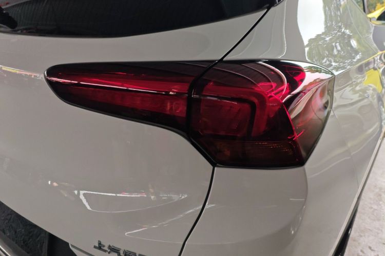 别克 昂科拉GX 2020款 20T CVT两驱豪华型车身外观9