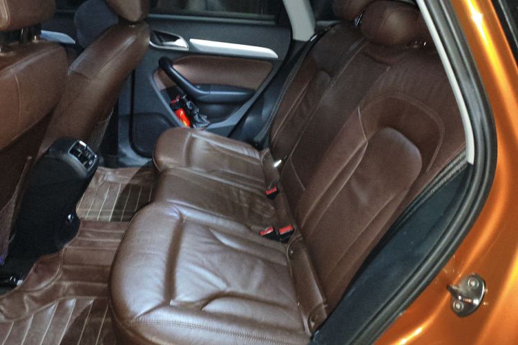 奥迪Q3 2013款 35 TFSI quattro 技术型中控内饰7004