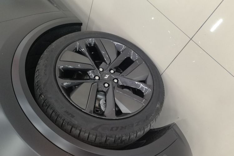 理想汽车 理想L9 2022款 Max车身外观6003