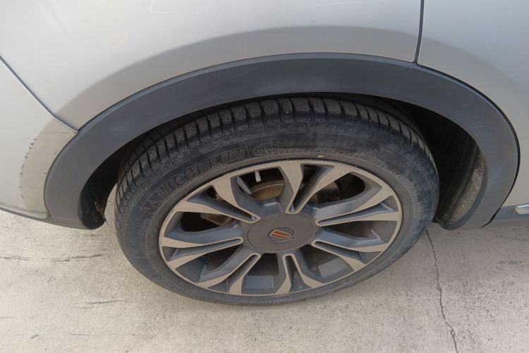 红旗HS5 2019款 2.0T 智联旗享四驱版车身外观6003