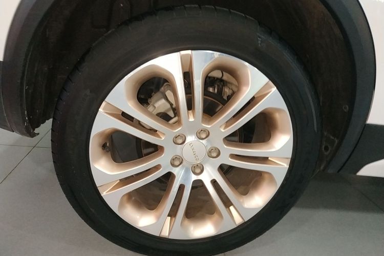 领克01 2019款 2.0T 两驱型Pro版 国V车身外观6008