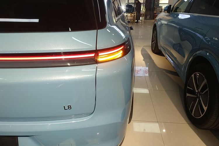 理想汽车 理想L8 2024款 Max车身外观9