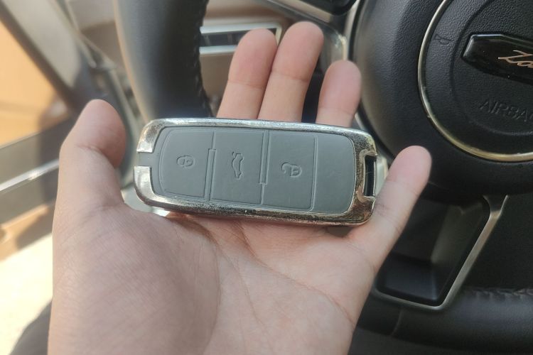 众泰T700 2017款 1.8T 双离合尊享型中控内饰7001