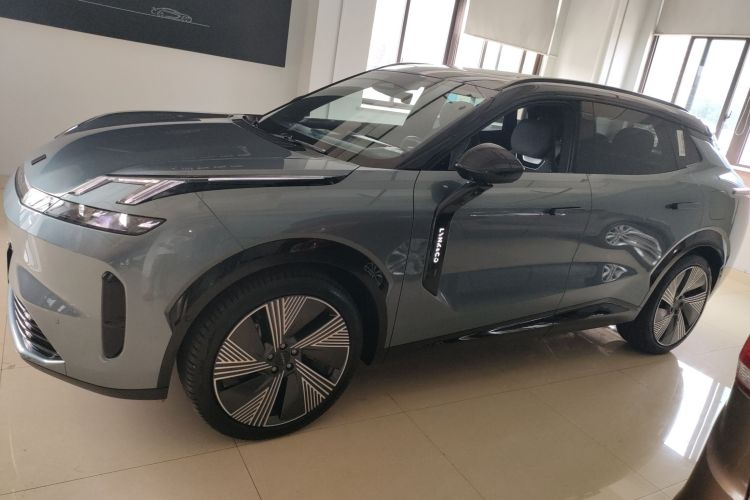 领克08 EM-P 2025款 220km 四驱性能Halo车身外观6003