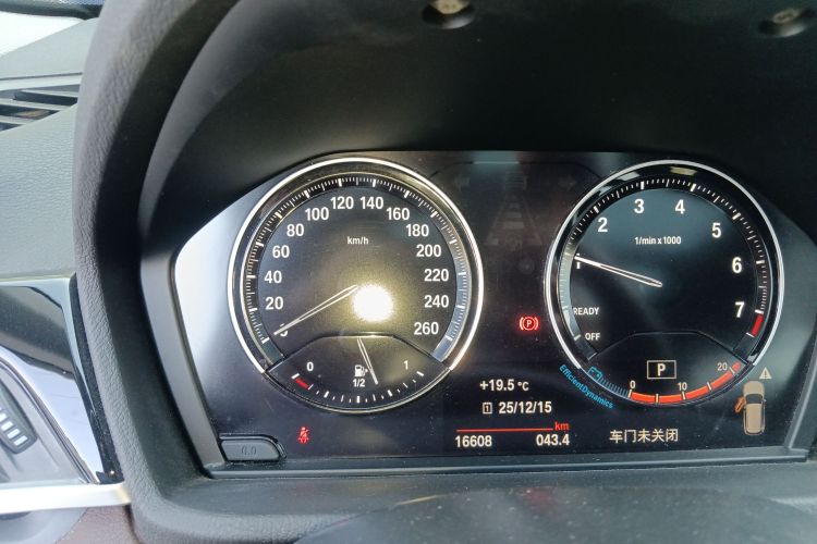 宝马X1 2022款 sDrive25Li 领先型中控内饰14