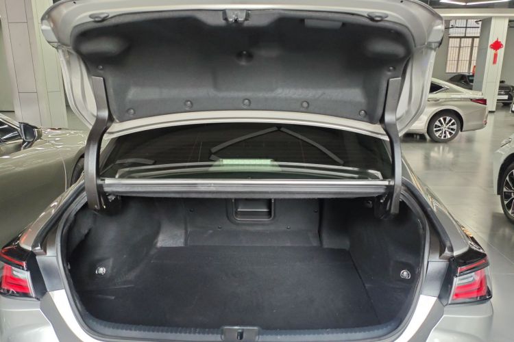 雷克萨斯ES 2025款 200 臻享版机舱底盘23