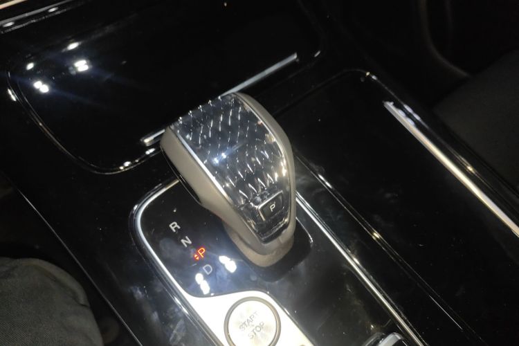 广汽传祺 传祺M8 2024款 大师系列 400T 至尊版中控内饰18