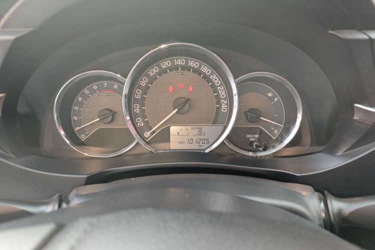 丰田 雷凌 2016款 1.6G 手动精英版中控内饰14