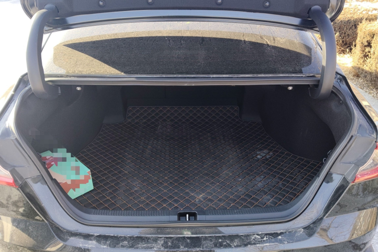 丰田 凯美瑞 2024款 双擎 2.0HXS 运动Plus版局部细节23