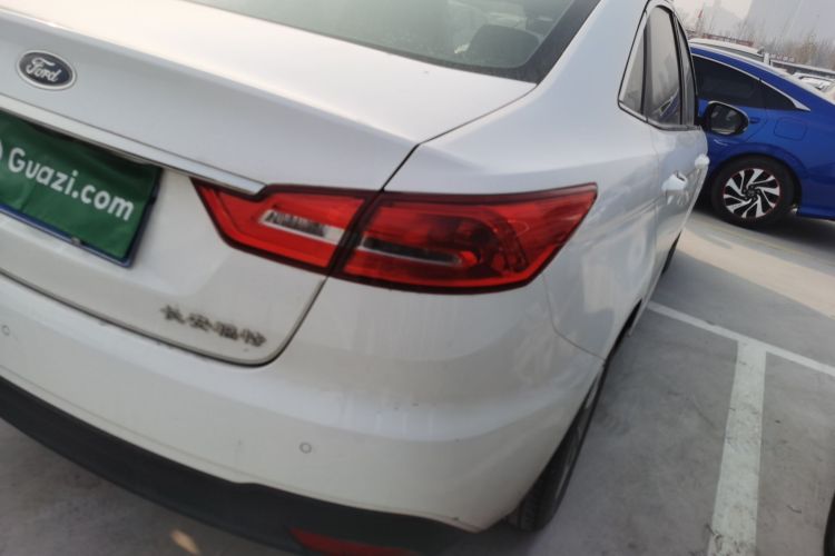 福特 福睿斯 2019款 改款 1.5L 自动悦享型 国VI车身外观9