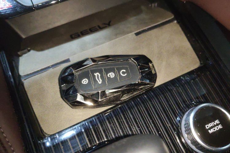 吉利汽车 星越L 2024款 2.0TD 高功自动两驱云起版中控内饰11