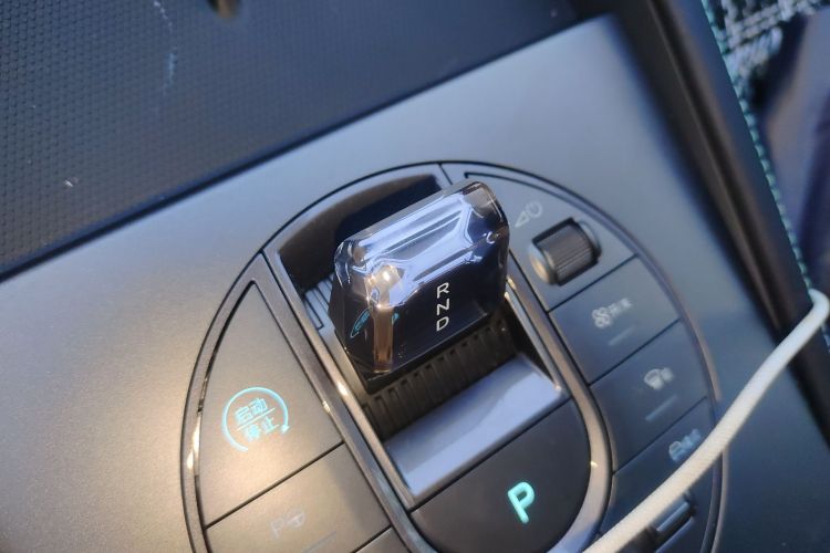 比亚迪 海豹06新能源 2025款 DM-i 智驾版 120KM尊荣型中控内饰18