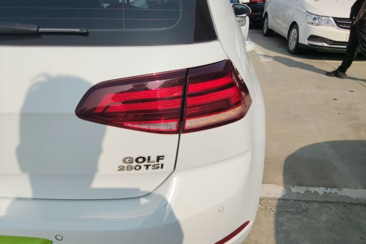 大众 高尔夫 2020款 挚爱版 280TSI DSG舒适型车身外观9