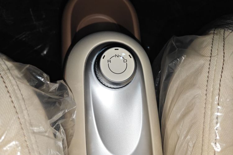 五菱汽车 宏光MINIEV 2025款 四门版 进阶款中控内饰18