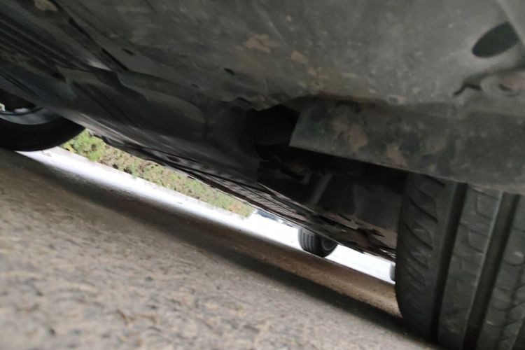 奔驰E级 2017款 E 300 L 运动豪华型局部细节9004