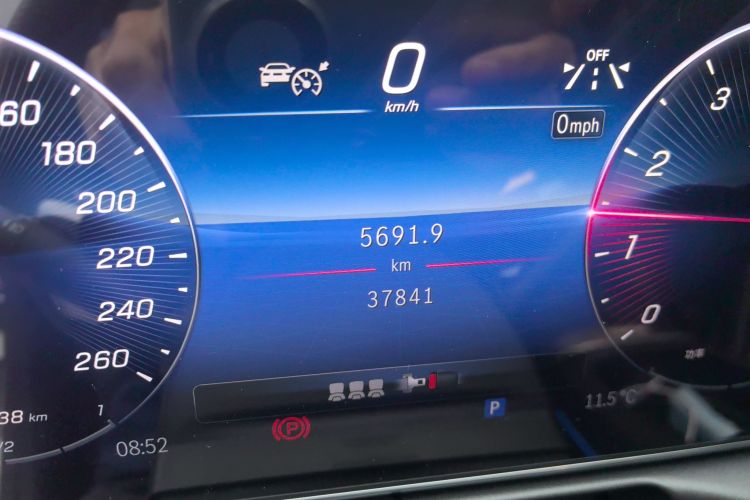 奔驰C级 2024款 改款三 C 260 L 运动版中控内饰15