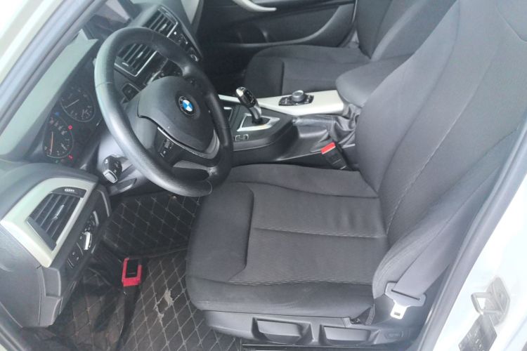 宝马1系(进口) 2016款 118i 领先型局部细节19