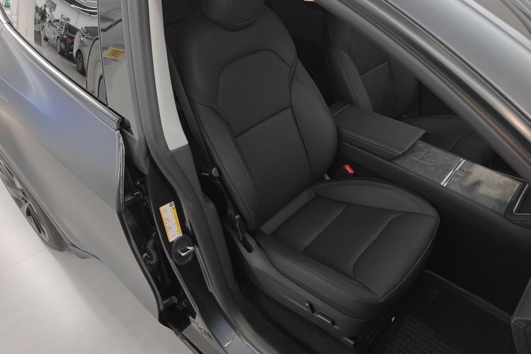 特斯拉 Model Y 2025款 后轮驱动版局部细节41