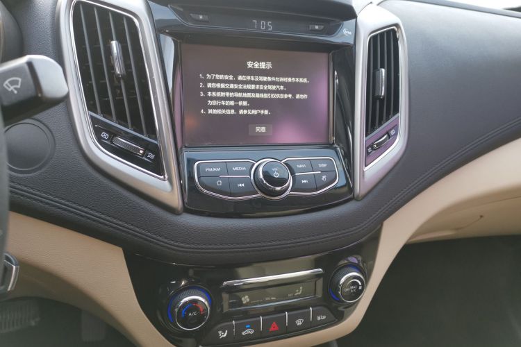 长安 逸动 2016款 1.6L 自动风尚型中控内饰16