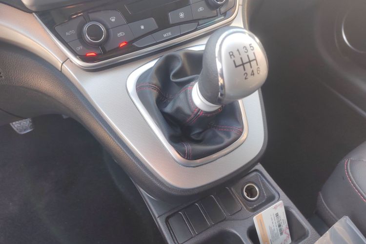 哈弗M6 2019款 1.5T 手动两驱精英型 国VI中控内饰18