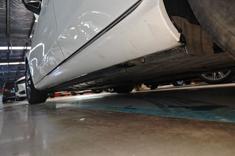 奔驰C级 2017款 C 200 L局部细节9002