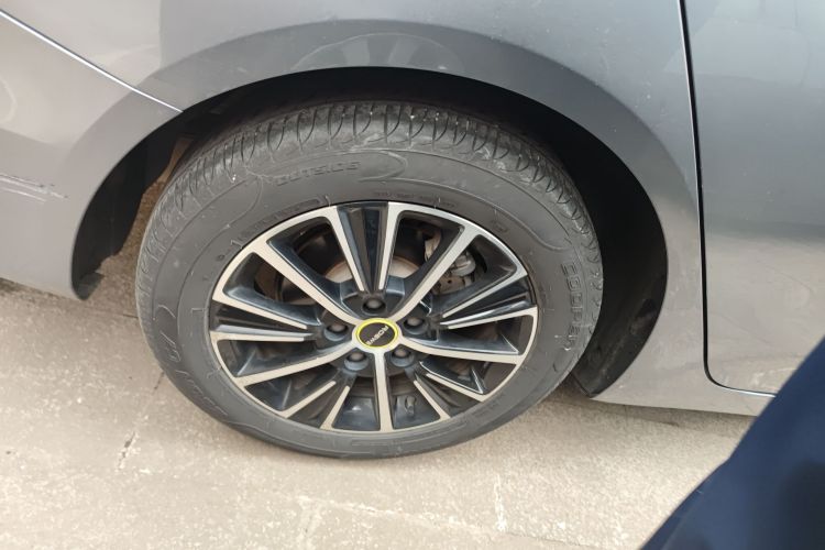 荣威i5 2021款 1.5L CVT钻石版车身外观6008