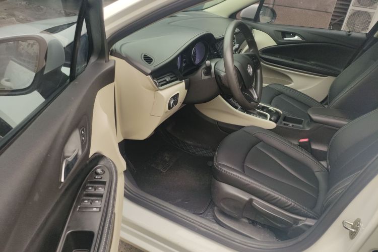 别克 威朗 2020款 15T 自动进取型中控内饰20