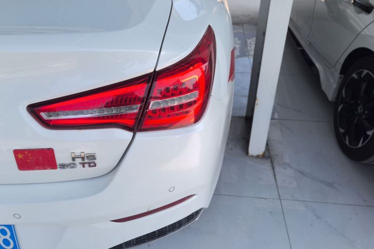 红旗H5 2020款 1.5T DCT旗韵版车身外观9