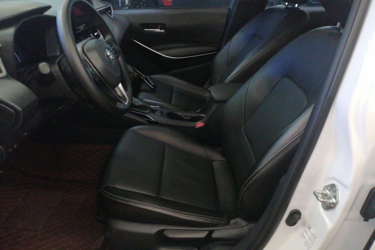 丰田 卡罗拉 2023款 1.8L 智能电混双擎 精英版中控内饰19