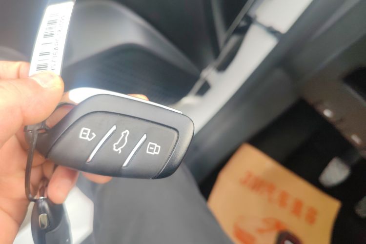 荣威i5 2023款 1.5L 手动舒享版中控内饰11